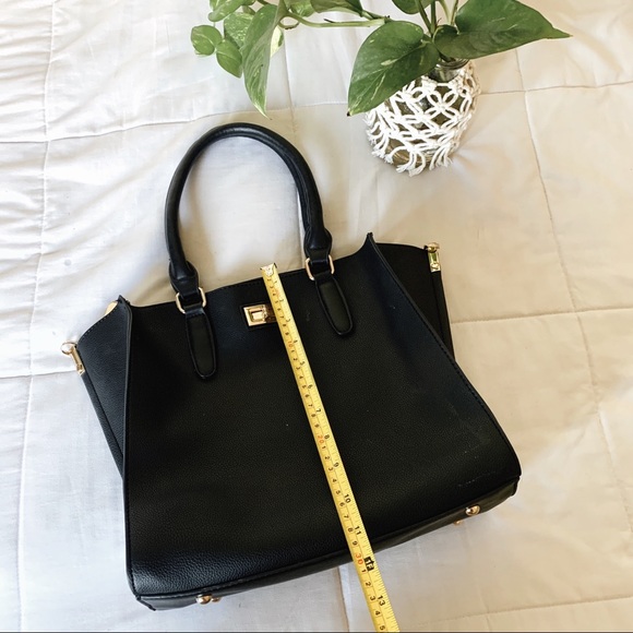 Black and Gold Faux Leather Purse - Picture 12 of 13